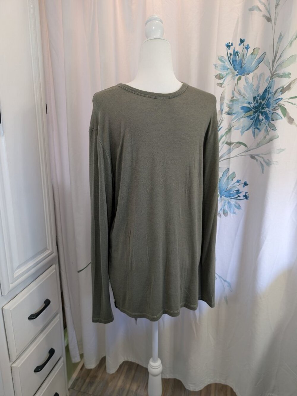 Paka Men's Aire Sustainable Activewear Tencel Olive Green Long Sleeve T-Shirt M